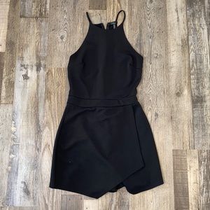 Body fitting black romper